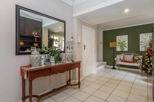 5 Bedroom Property for Sale in Dawncliffe KwaZulu-Natal