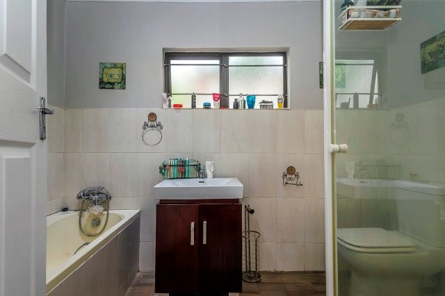 5 Bedroom Property for Sale in Dawncliffe KwaZulu-Natal