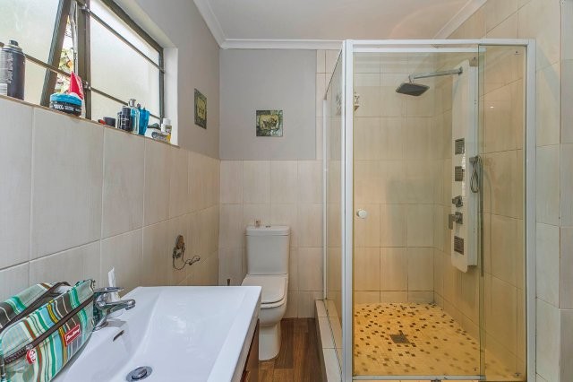 5 Bedroom Property for Sale in Dawncliffe KwaZulu-Natal