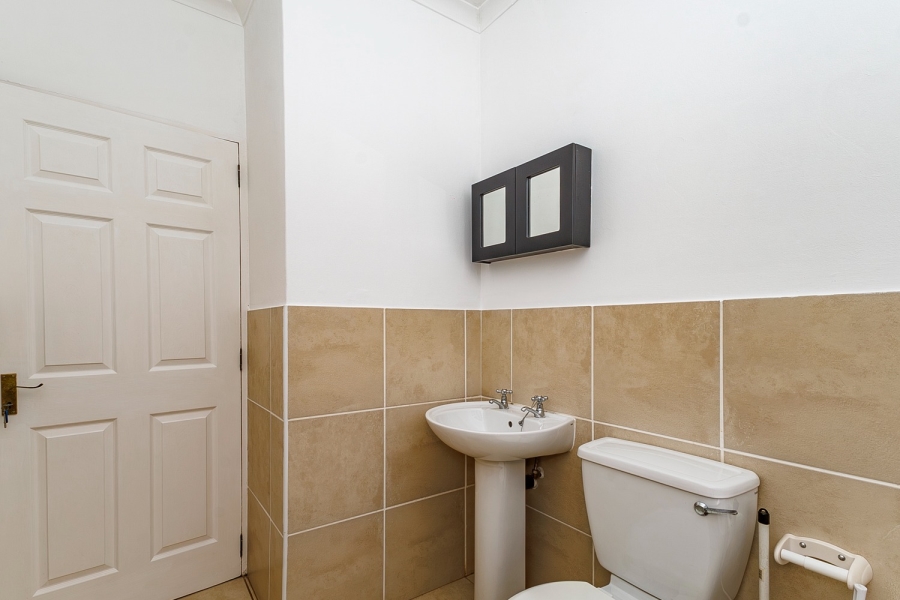 To Let 3 Bedroom Property for Rent in Clifton Hill Estate KwaZulu-Natal