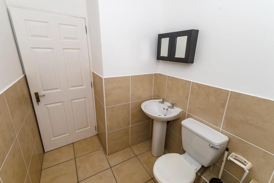 To Let 3 Bedroom Property for Rent in Clifton Hill Estate KwaZulu-Natal