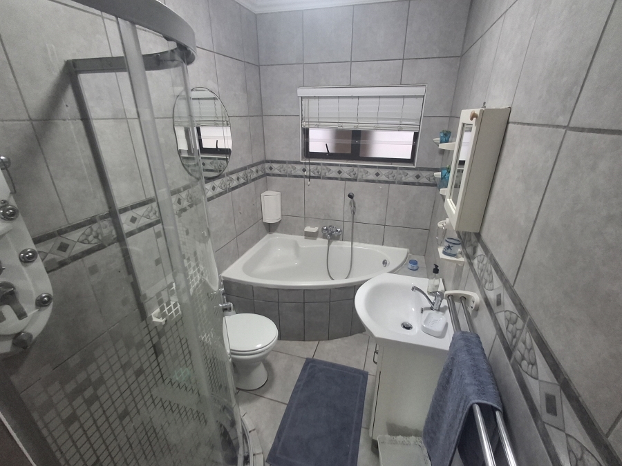 2 Bedroom Property for Sale in Palm Beach KwaZulu-Natal