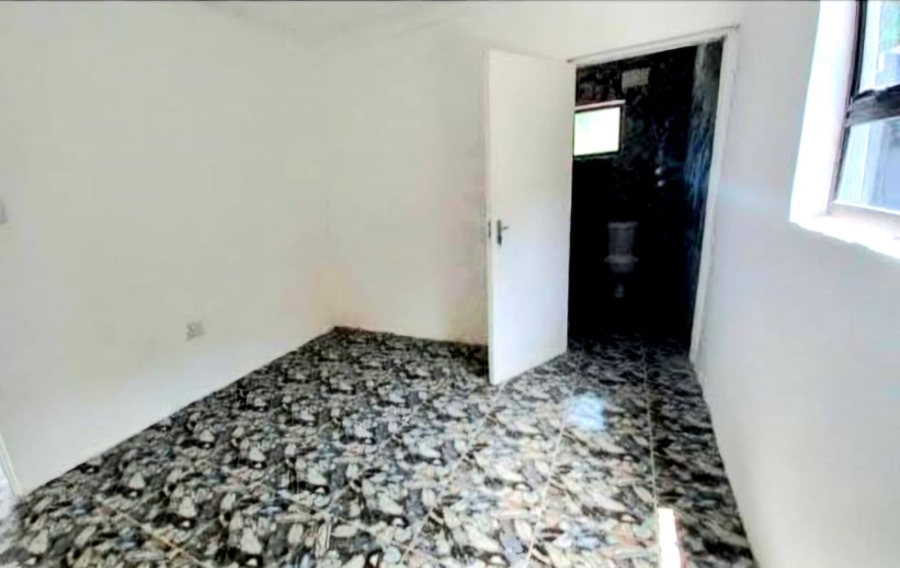 1 Bedroom Property for Sale in Mount Vernon KwaZulu-Natal