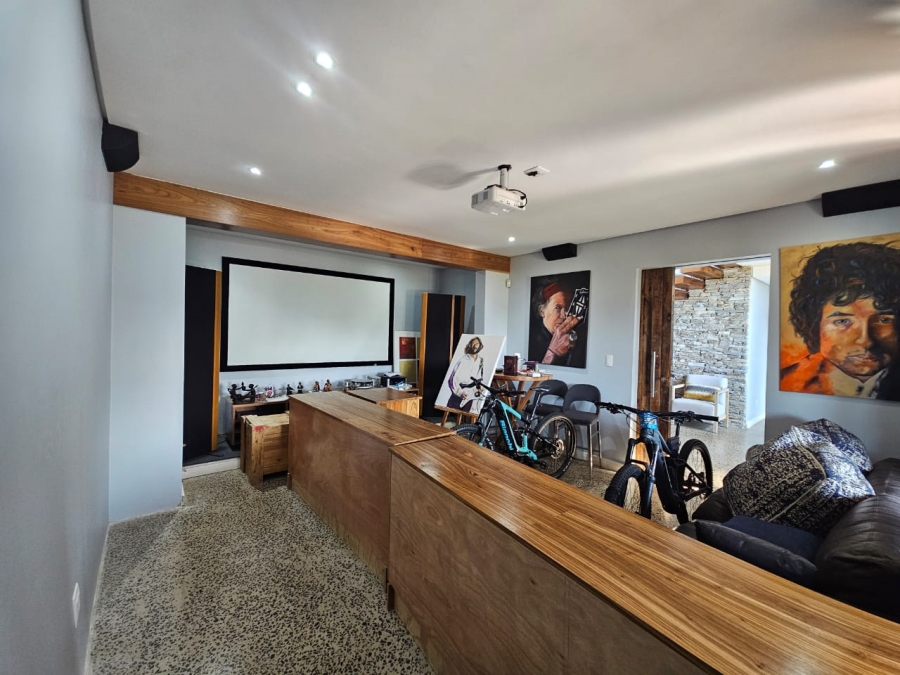 5 Bedroom Property for Sale in Salt Rock KwaZulu-Natal