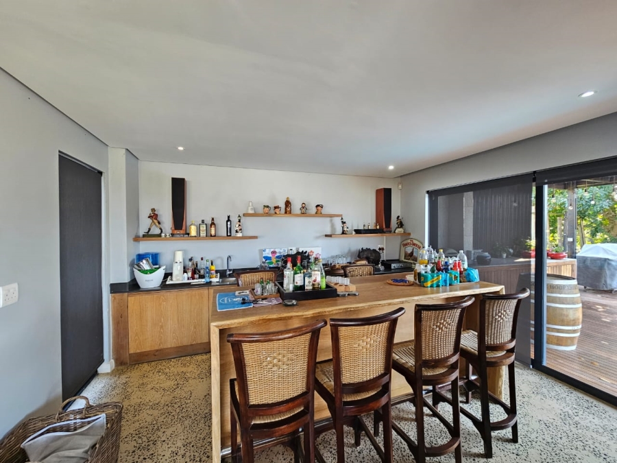5 Bedroom Property for Sale in Salt Rock KwaZulu-Natal