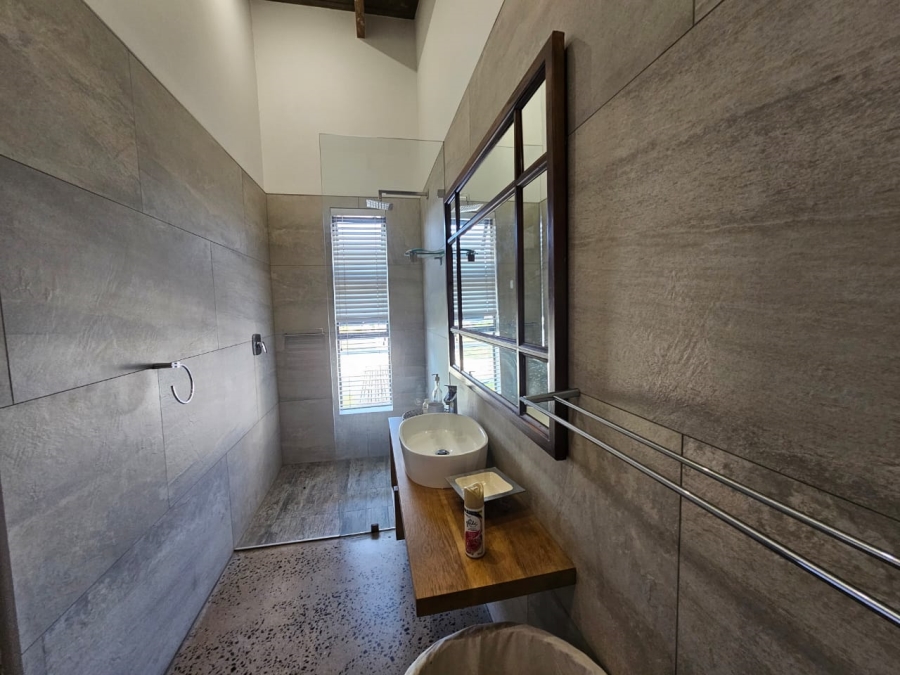 5 Bedroom Property for Sale in Salt Rock KwaZulu-Natal