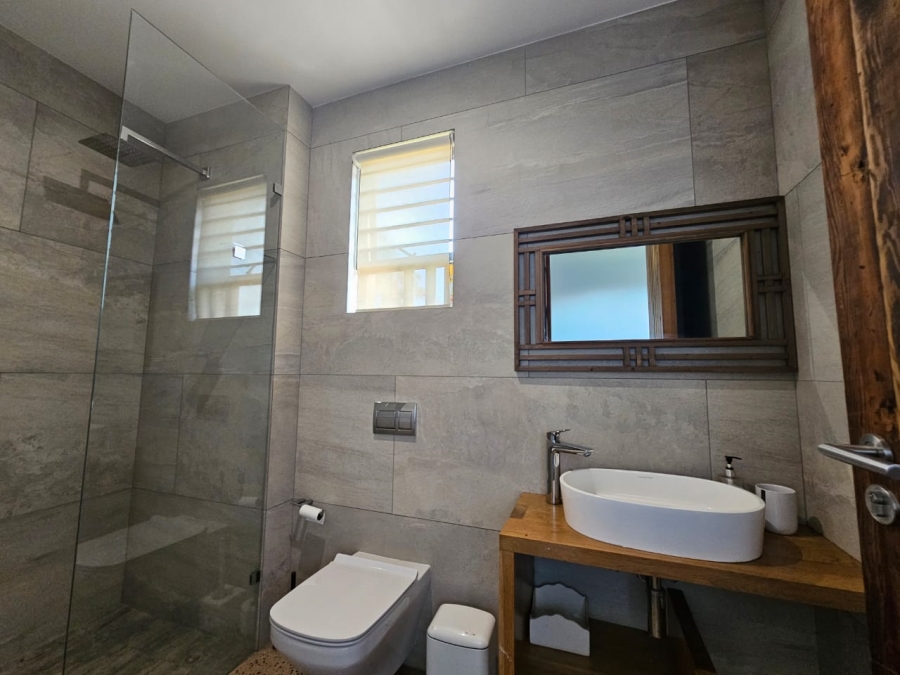 5 Bedroom Property for Sale in Salt Rock KwaZulu-Natal