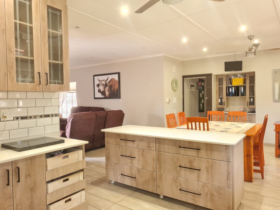 4 Bedroom Property for Sale in Meer En See KwaZulu-Natal