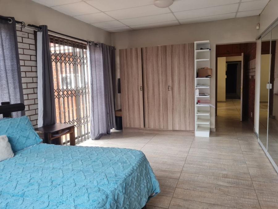 4 Bedroom Property for Sale in Meer En See KwaZulu-Natal