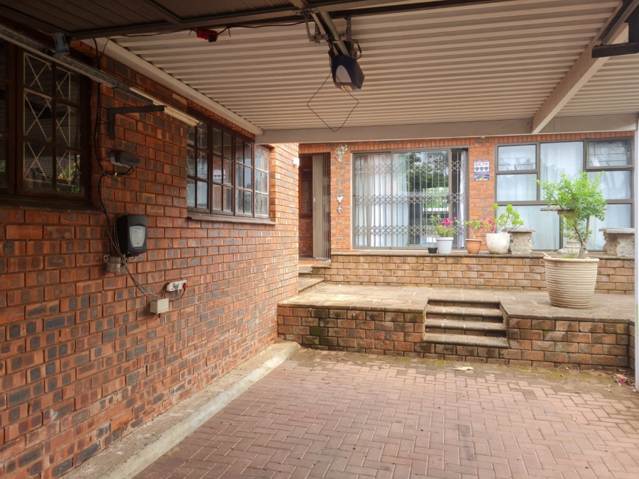 4 Bedroom Property for Sale in Meer En See KwaZulu-Natal