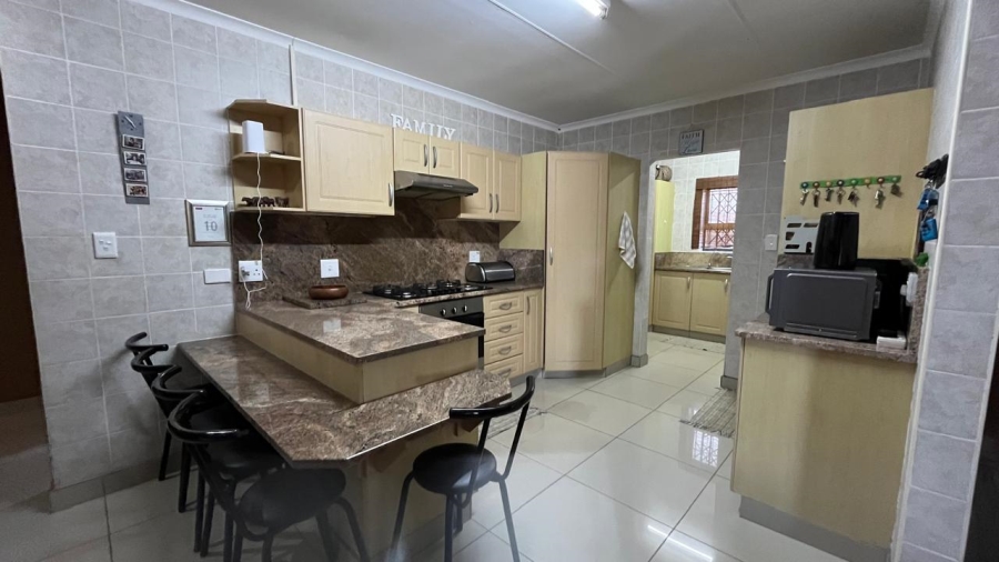 4 Bedroom Property for Sale in Birdswood KwaZulu-Natal