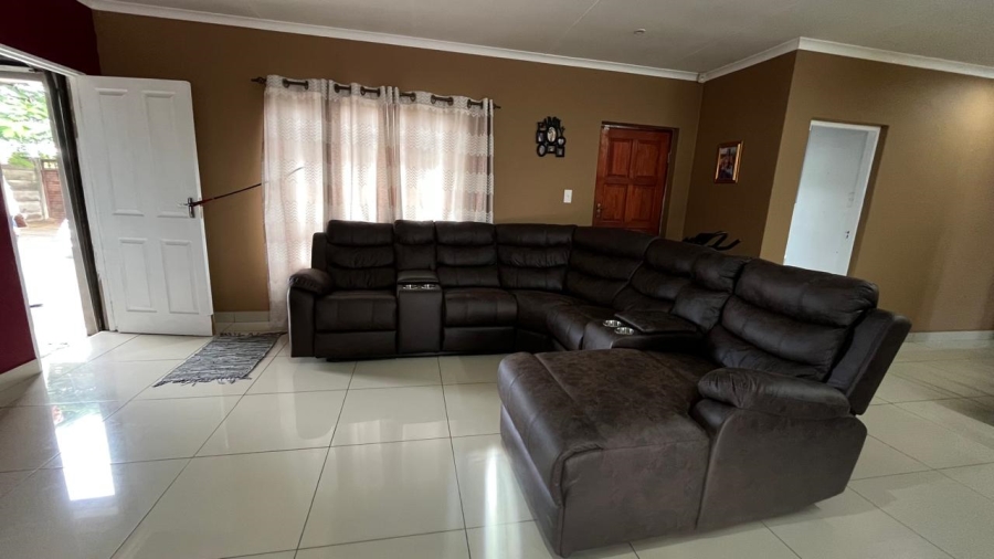 4 Bedroom Property for Sale in Birdswood KwaZulu-Natal