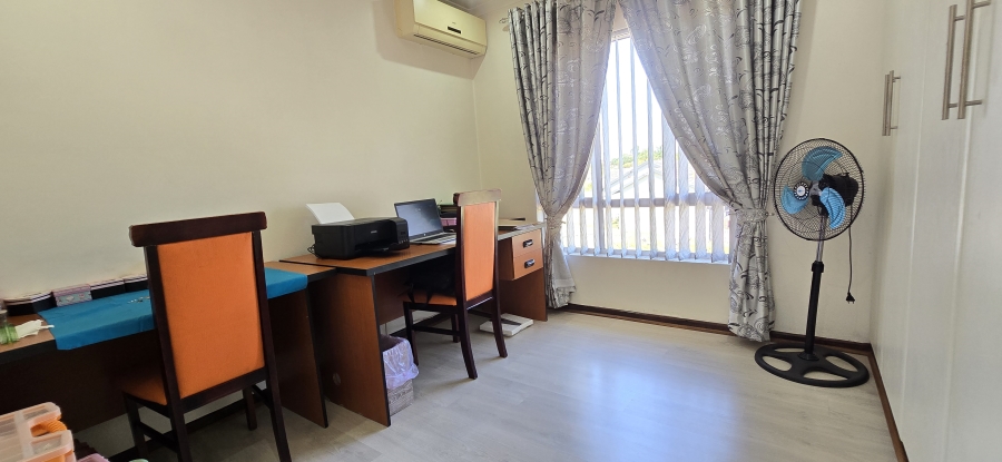 3 Bedroom Property for Sale in Raisethorpe KwaZulu-Natal