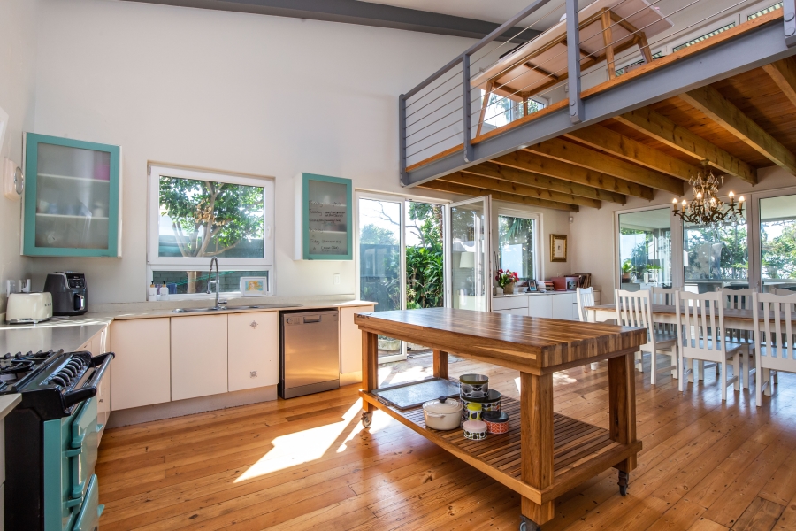 4 Bedroom Property for Sale in Beachwood KwaZulu-Natal