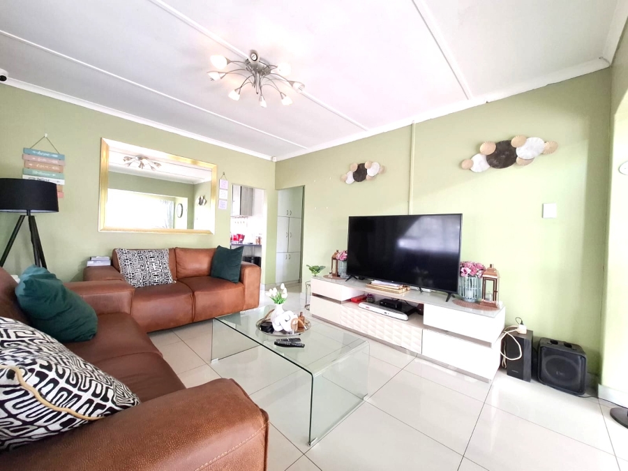 To Let 3 Bedroom Property for Rent in Montclair KwaZulu-Natal