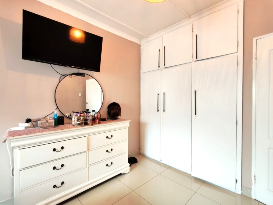 To Let 3 Bedroom Property for Rent in Montclair KwaZulu-Natal