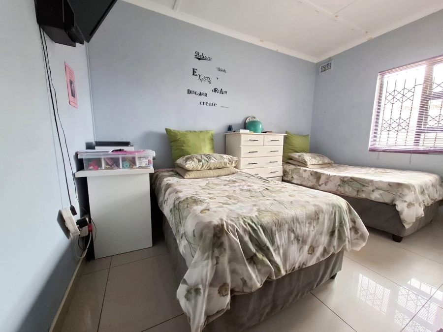 To Let 3 Bedroom Property for Rent in Montclair KwaZulu-Natal