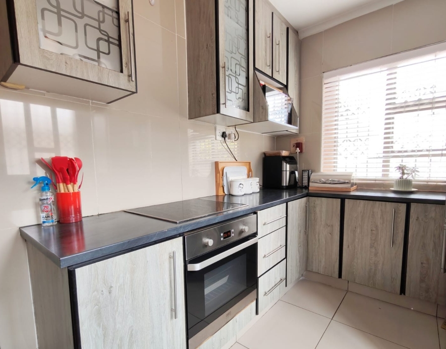 To Let 3 Bedroom Property for Rent in Montclair KwaZulu-Natal