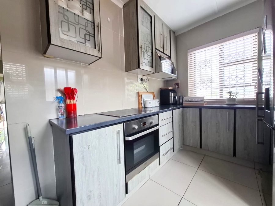 To Let 3 Bedroom Property for Rent in Montclair KwaZulu-Natal