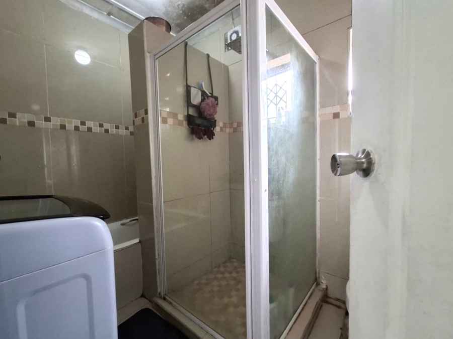 To Let 3 Bedroom Property for Rent in Montclair KwaZulu-Natal