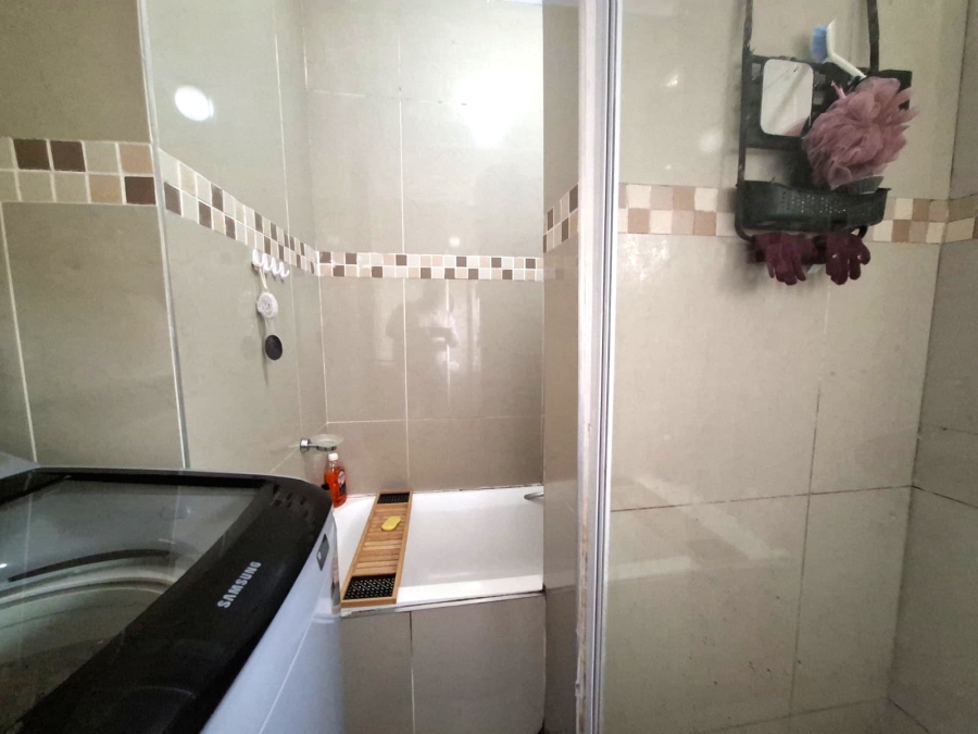 To Let 3 Bedroom Property for Rent in Montclair KwaZulu-Natal