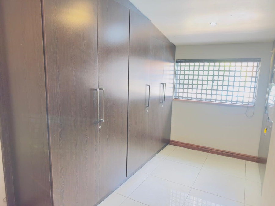 5 Bedroom Property for Sale in Meer En See KwaZulu-Natal