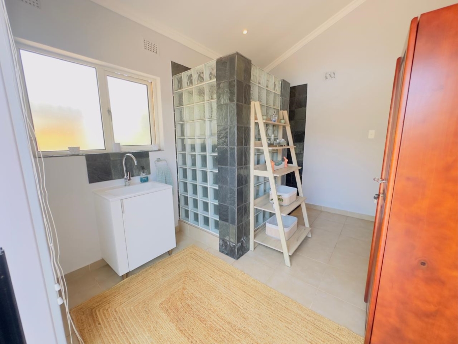 5 Bedroom Property for Sale in Meer En See KwaZulu-Natal