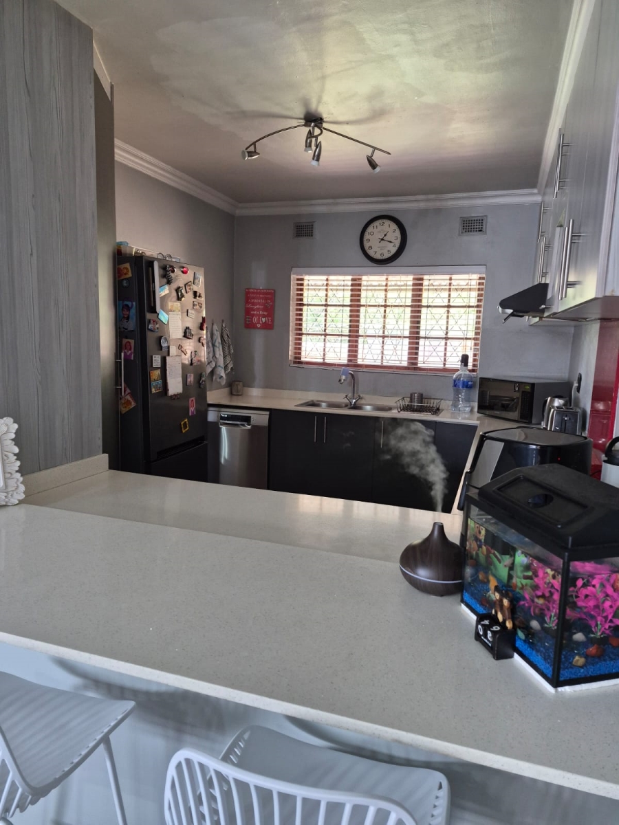 3 Bedroom Property for Sale in Brighton Beach KwaZulu-Natal