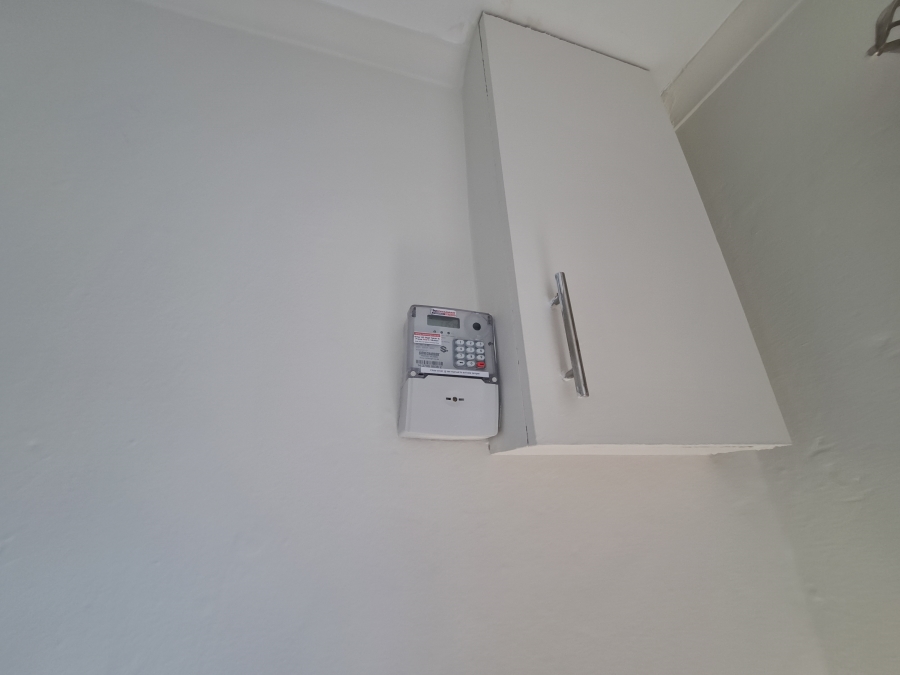 To Let 1 Bedroom Property for Rent in Glen Park KwaZulu-Natal