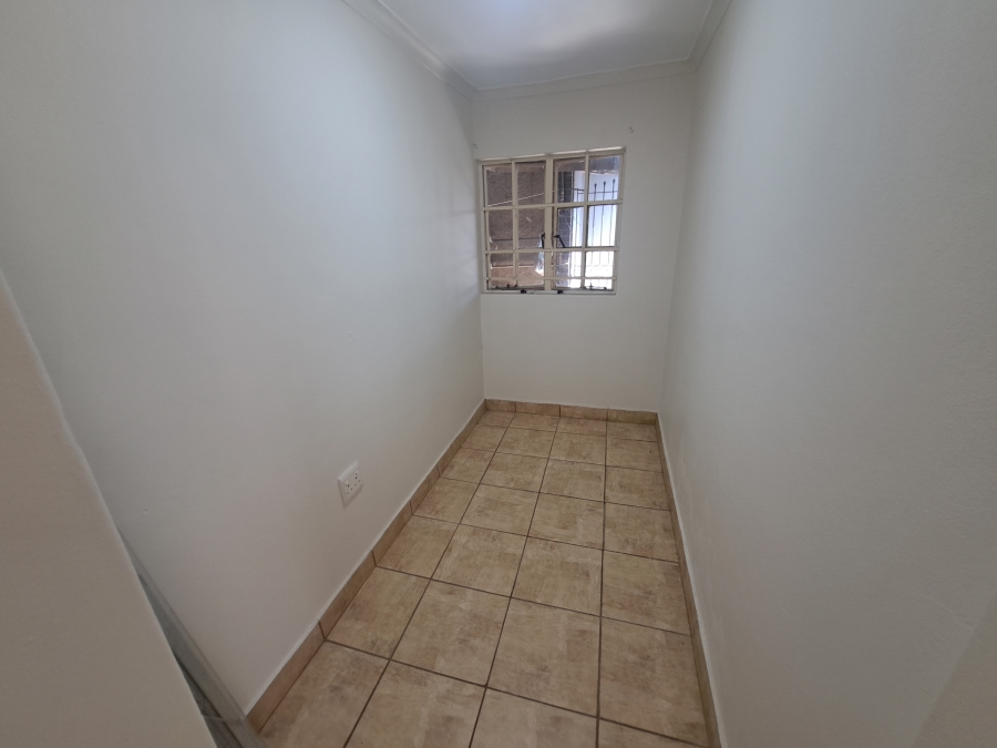 To Let 1 Bedroom Property for Rent in Glen Park KwaZulu-Natal