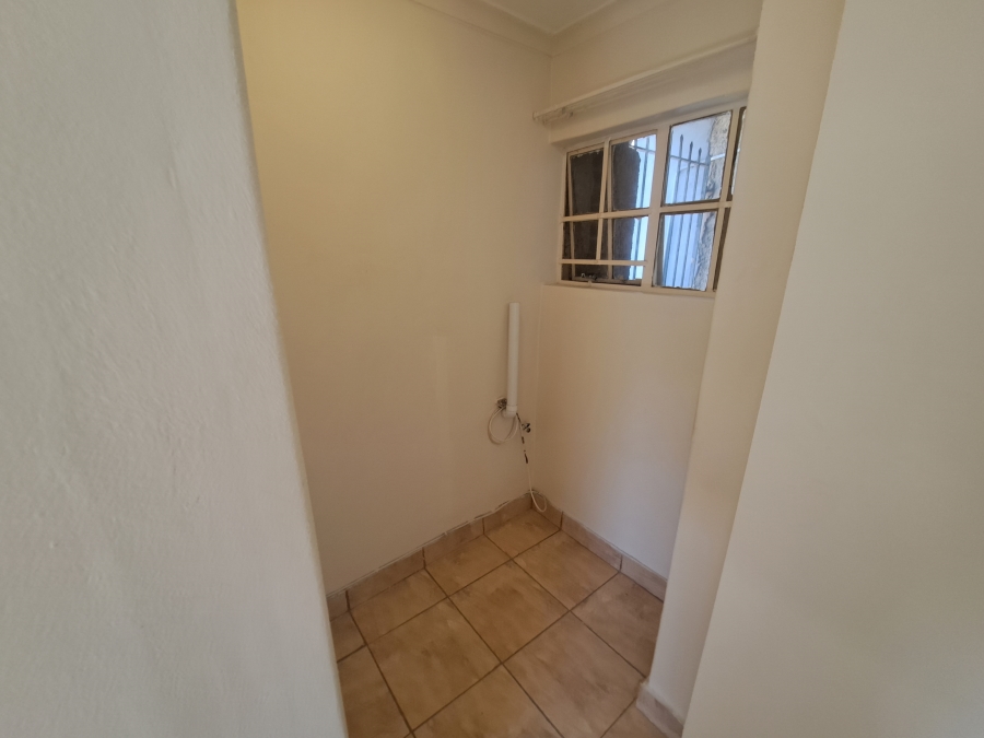 To Let 1 Bedroom Property for Rent in Glen Park KwaZulu-Natal