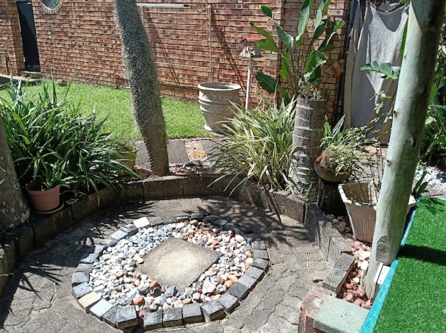 3 Bedroom Property for Sale in Meer En See KwaZulu-Natal