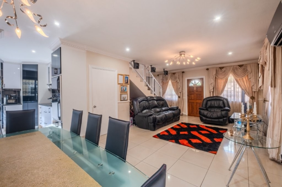 3 Bedroom Property for Sale in Broadlands KwaZulu-Natal