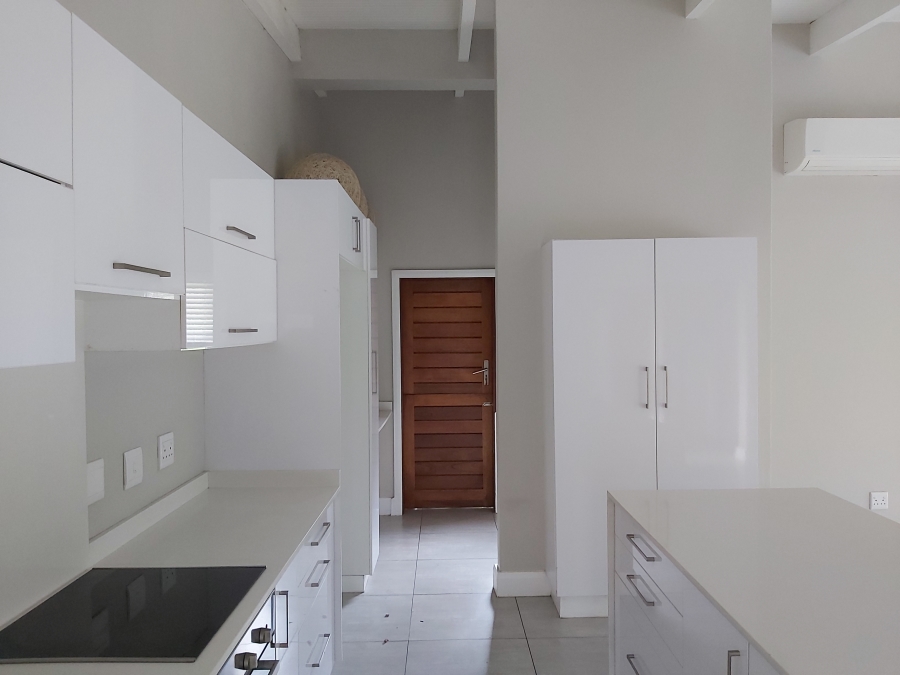 To Let 4 Bedroom Property for Rent in Palm Lakes Estate KwaZulu-Natal