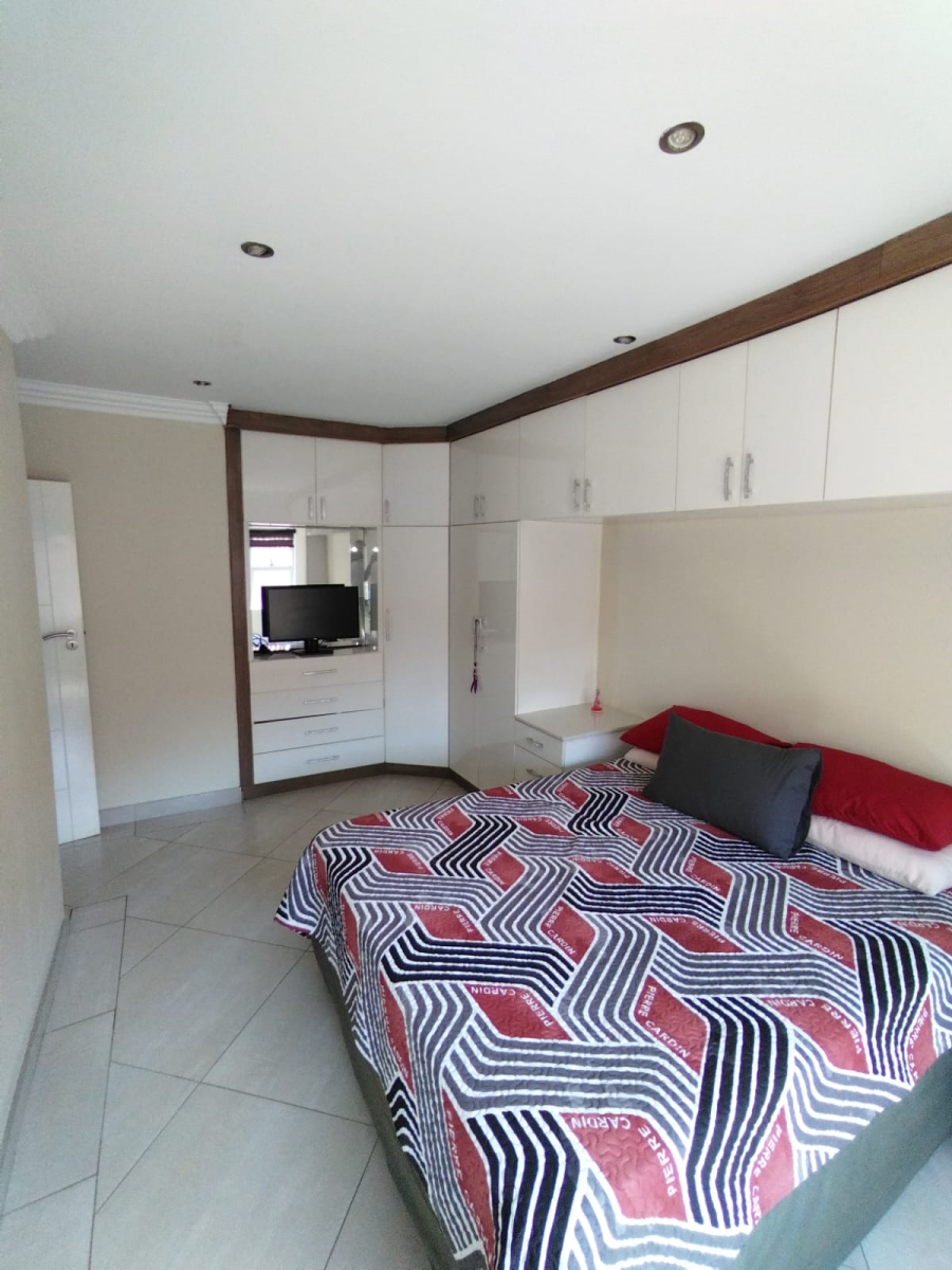 To Let 3 Bedroom Property for Rent in La Mercy KwaZulu-Natal