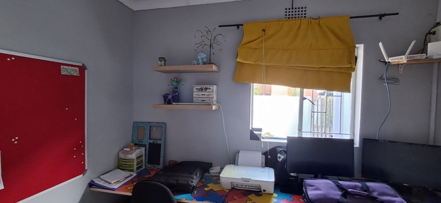 4 Bedroom Property for Sale in Pioneer Park KwaZulu-Natal