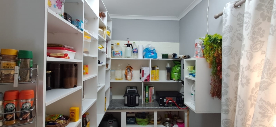 4 Bedroom Property for Sale in Pioneer Park KwaZulu-Natal