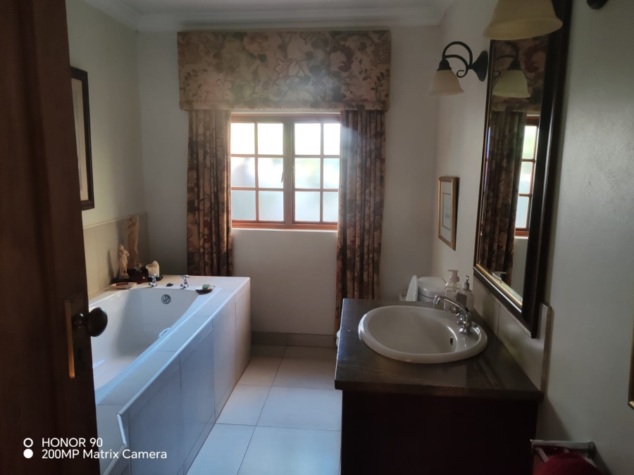 5 Bedroom Property for Sale in Ballito Central KwaZulu-Natal