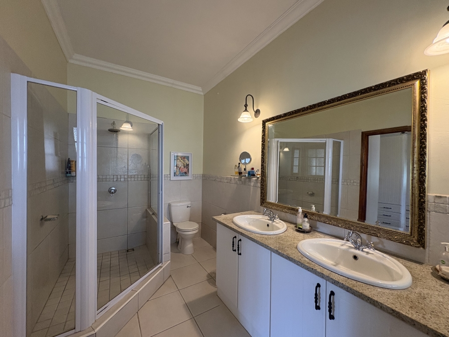 5 Bedroom Property for Sale in Ballito Central KwaZulu-Natal