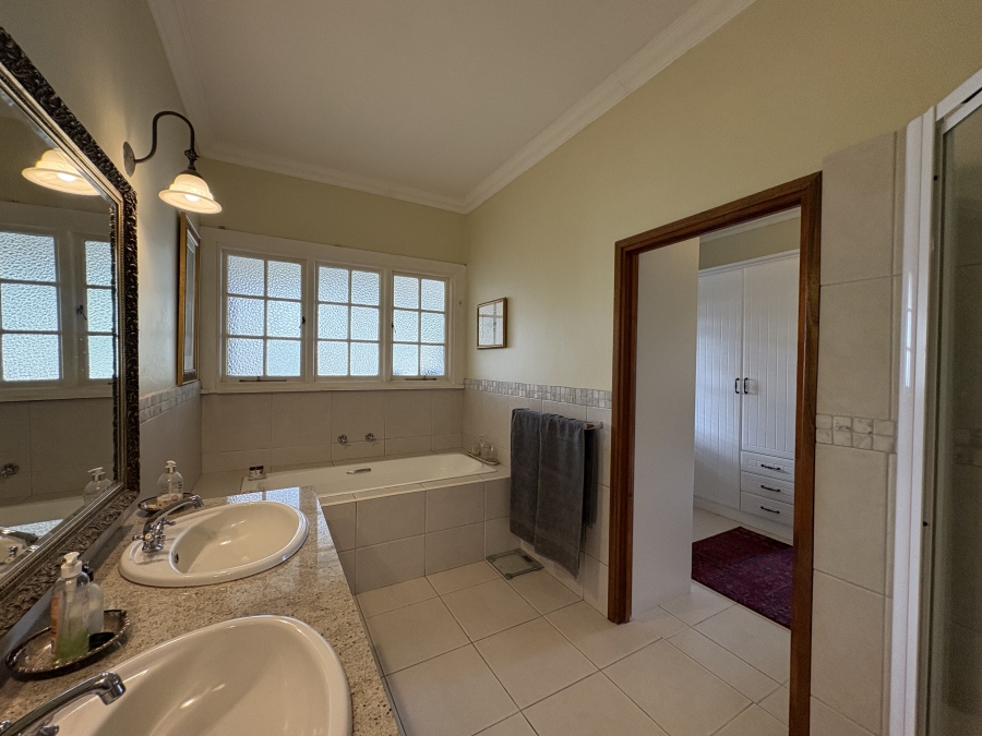 5 Bedroom Property for Sale in Ballito Central KwaZulu-Natal