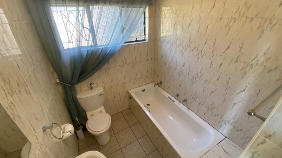 9 Bedroom Property for Sale in Glenmore KwaZulu-Natal