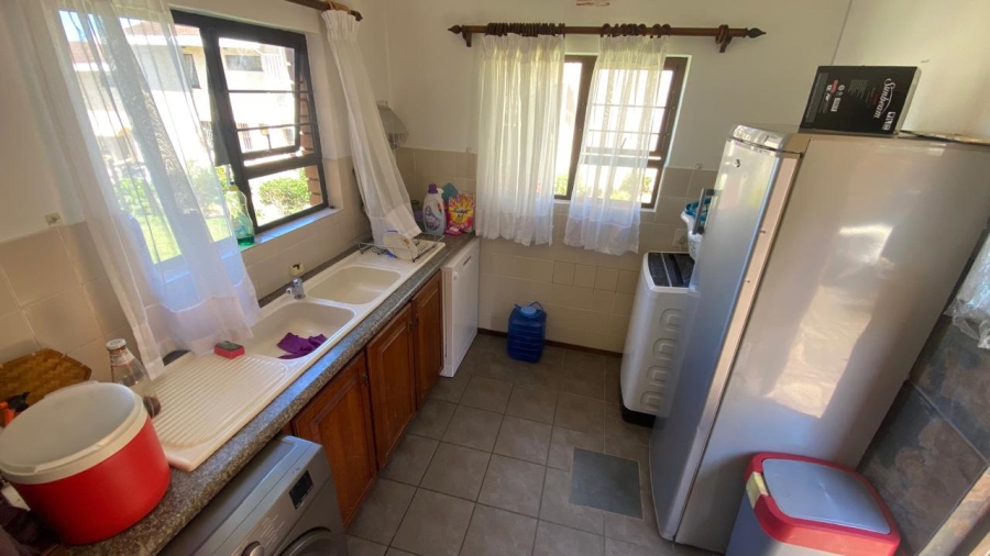 9 Bedroom Property for Sale in Glenmore KwaZulu-Natal