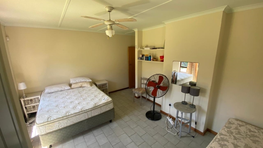 9 Bedroom Property for Sale in Glenmore KwaZulu-Natal