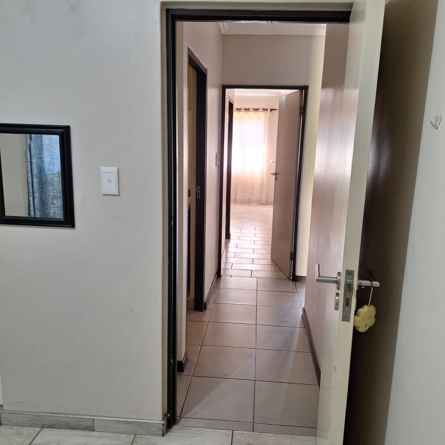 2 Bedroom Property for Sale in Sherwood KwaZulu-Natal