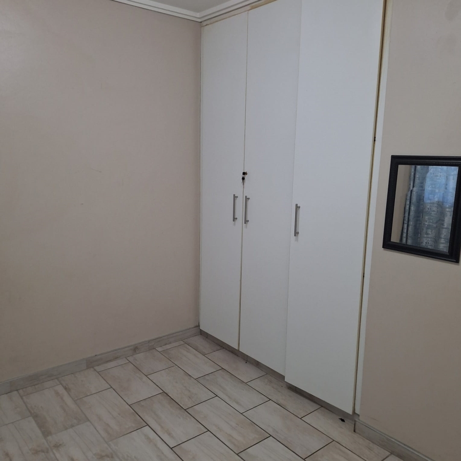 2 Bedroom Property for Sale in Sherwood KwaZulu-Natal