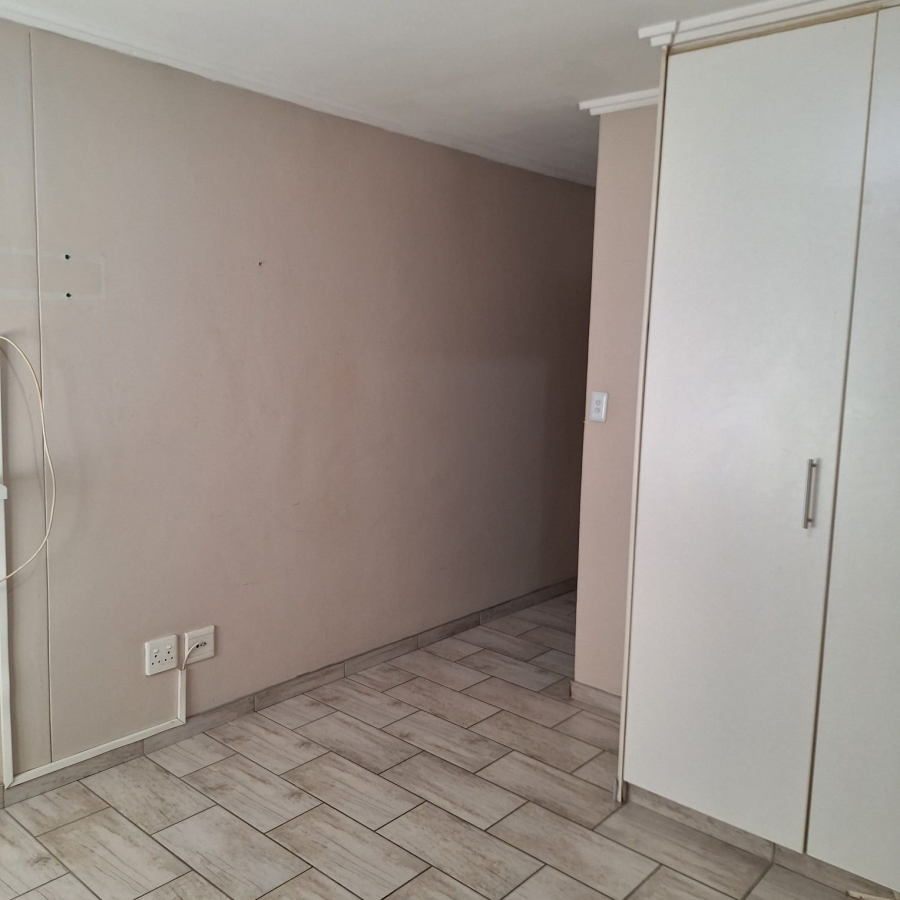 2 Bedroom Property for Sale in Sherwood KwaZulu-Natal
