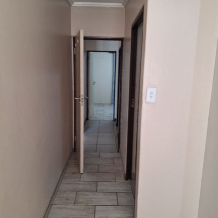 2 Bedroom Property for Sale in Sherwood KwaZulu-Natal