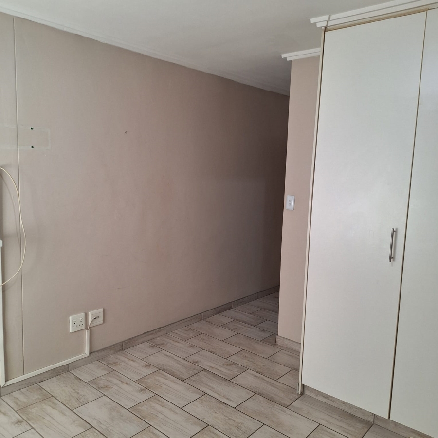 2 Bedroom Property for Sale in Sherwood KwaZulu-Natal