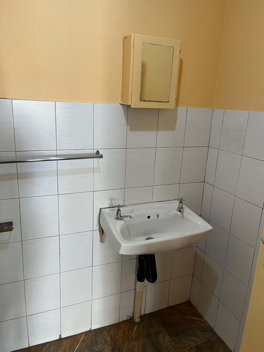 1 Bedroom Property for Sale in Scottsville KwaZulu-Natal