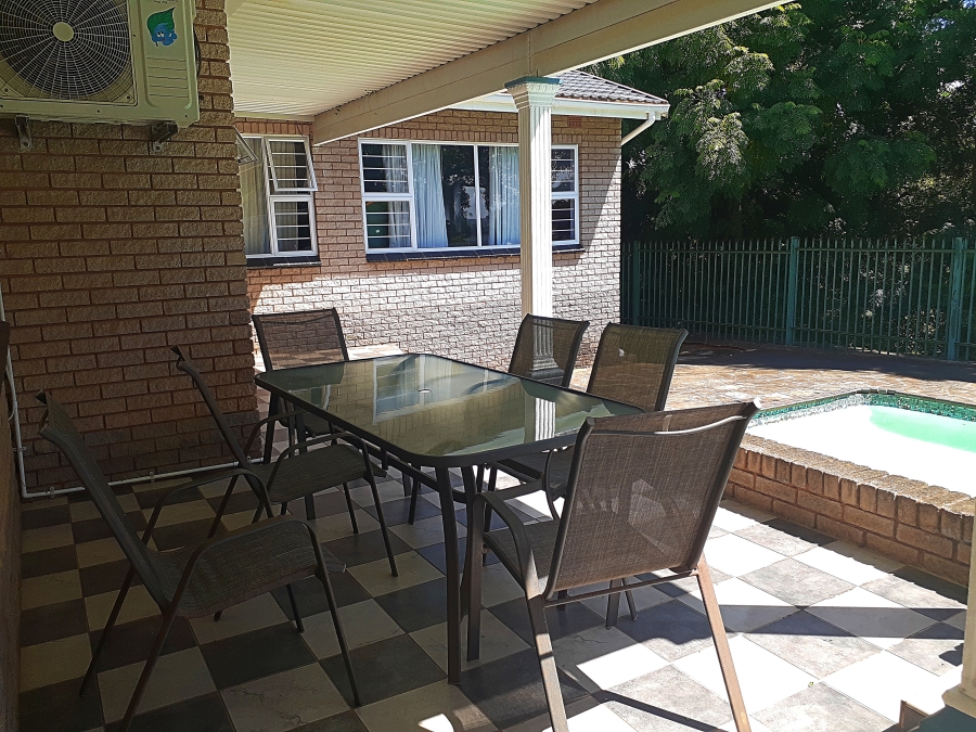 4 Bedroom Property for Sale in Amanzimtoti KwaZulu-Natal